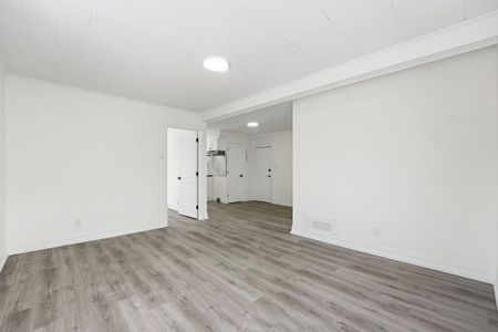 For Lease - 874 Clyde Avenue Unit# 1, McKellar Heights - Glabar Park and Area, Ontario - Photo 2