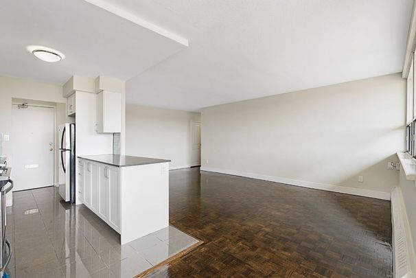 Diplomat Apartments - Photo 1