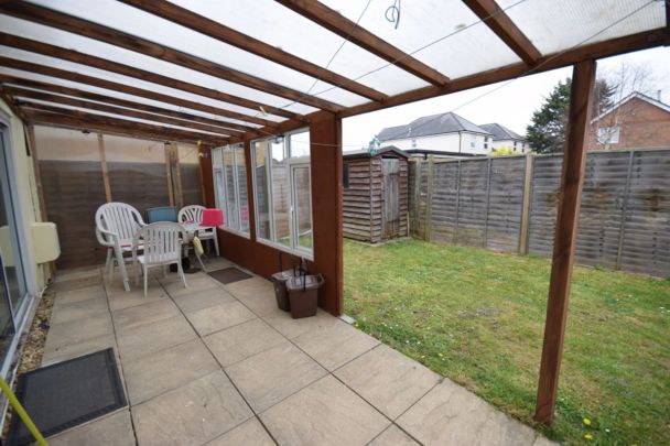 To Rent Columbia Road, Ensbury Park, Bournemouth, BH10 £2,640 pcm Tenancy Info - Photo 1