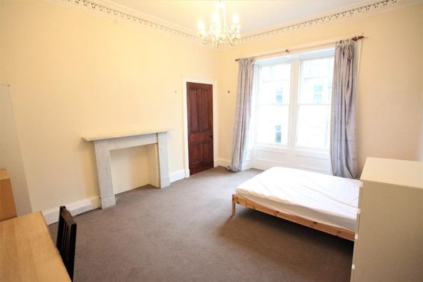 3 bedroom flat to rent - Photo 1