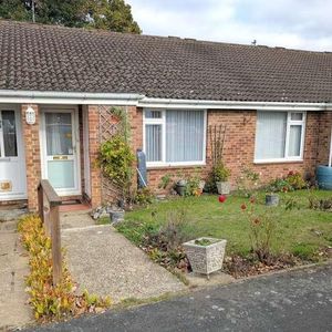 Woking, Surrey, GU21 - Photo 3