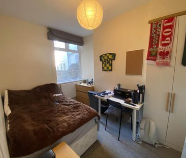 6 bedroom terraced house to rent - Photo 4