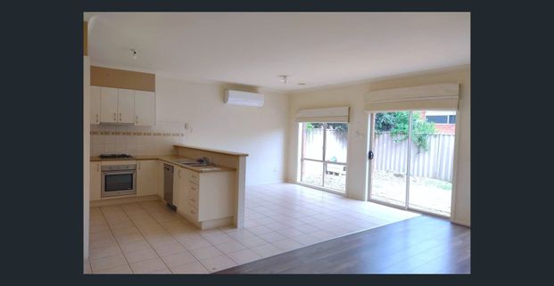 Cozy Cottage Home! - Photo 1