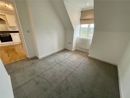 Midland Heights, 51 Norwich Avenue West, Bournemouth, Dorset, BH2 - Photo 2