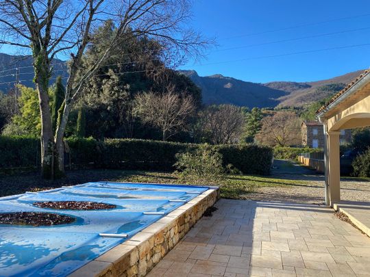 Location Maison 4 pièces 105m² GRAVIERES 07140 - Photo 1