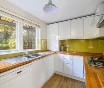 3 bedroom semi-detached house to rent - Photo 3