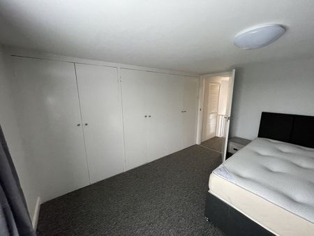 4 Bed Terraced House, Worrall Road, BS8 - Photo 4