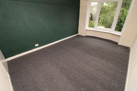 3 bedroom flat to rent - Photo 4