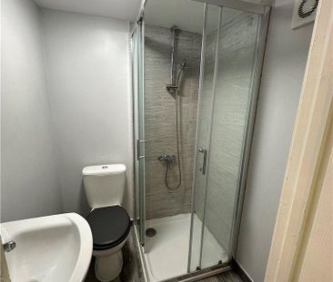 1 bedroom in a house share to rent - Photo 6