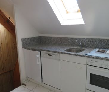 Charmante Dachwohnung zu vermieten - Photo 2