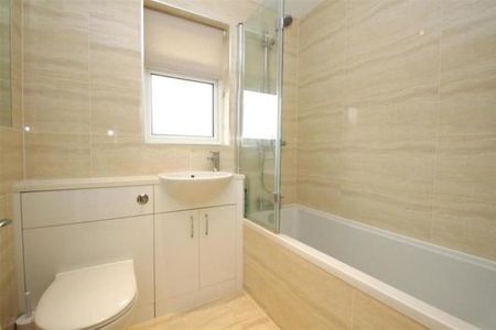 2 bedroom maisonette to rent - Photo 2