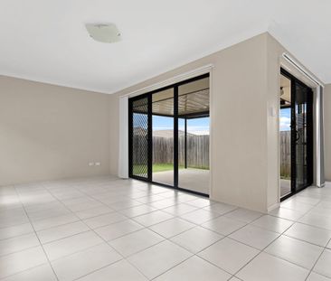Modern Family Home - Photo 2