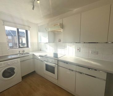 2 bedroom terraced house to rent - Photo 4