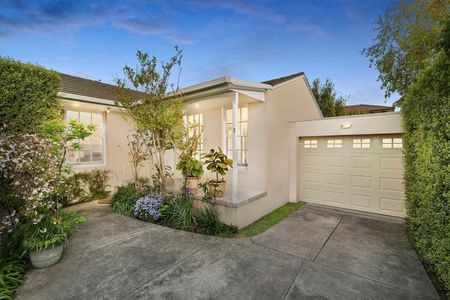 STUNNING SEASIDE REAR UNIT IN SMALL BLOCK OF 3 - Photo 3