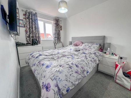 3 bedroom semi-detached house to rent - Photo 3