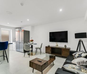 6 bedroom house to rent - Photo 1