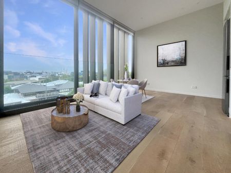 Immaculately presented sunny apartment - Photo 4