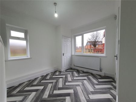 3 bedroom semi-detached house to rent - Photo 2