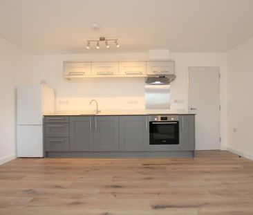 1 bedroom flat to rent - Photo 2