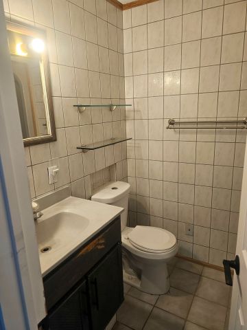 For Lease - 215 Roberts Road Unit# upper back, Grimsby, Ontario - Photo 5