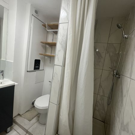 Location Appartement 1 pièce 14m² NARBONNE 11100 - Photo 4