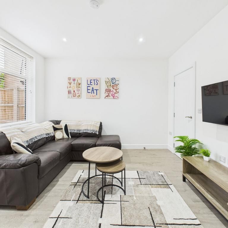 5 bedroom house to rent - Photo 1