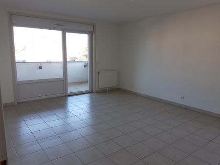 Appartement - T2 - MONTREVEL EN BRESSE - Photo 2