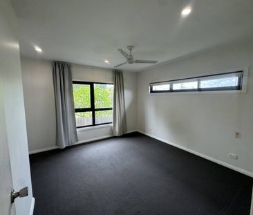 MODERN HOME IN PRIME SOUTH GRAFTON LOCATION - Photo 2