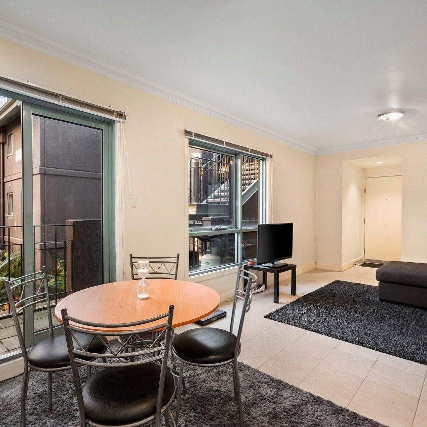 Hidden gem in prime precinct - Photo 1