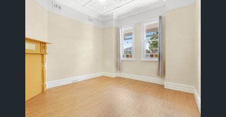 Freestanding Federation Home - Photo 3