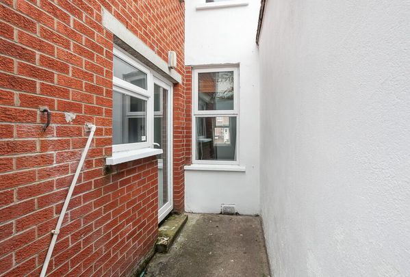26 Wayland Street, BT5, Belfast - Photo 1