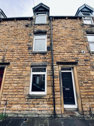 To Rent Prospect Street, **Available From August 2023 - 4 Bedrooms**, Lancaster - Photo 5