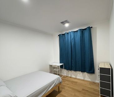 3-bedroom shared house, Education Way - Photo 4