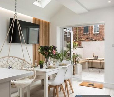 5 bedroom terraced house to rent - Photo 1