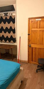 Room in a Shared House, Greenhill Road, M8 - Photo 4