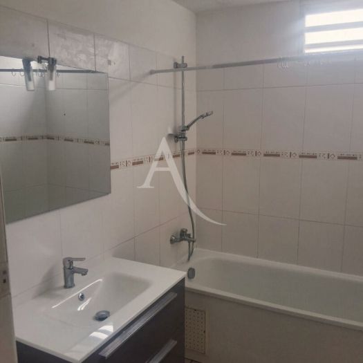 Location Appartement 60.9m² 3 pièces Fort de france - Photo 1