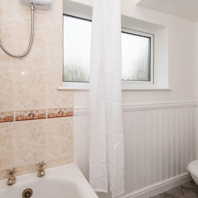 3 bedroom terraced house to rent - Photo 1