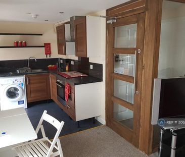 1 bedroom flat to rent - Photo 6