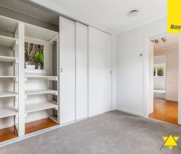 Two Bedroom, One Bathroom in Titirangi! Lawns and Gardens Included! - Photo 1