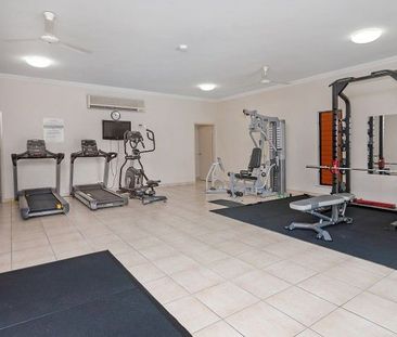 BREAK LEASE! 2 bed + Office Top Floor Apartment - Photo 6