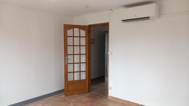 Location Appartement 2 pièces 46m² VILLENEUVE SUR YONNE 89500 - Photo 1