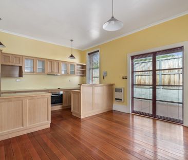 Charming West Hobart Family Home - Photo 5