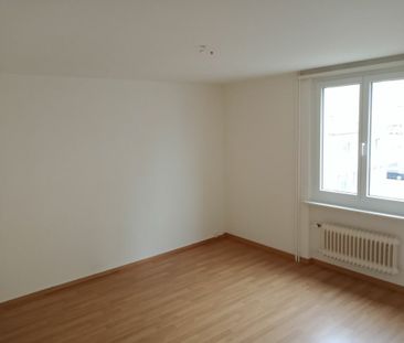 Grosszügige Wohnung mit Balkon und tollem Bad! - Photo 3