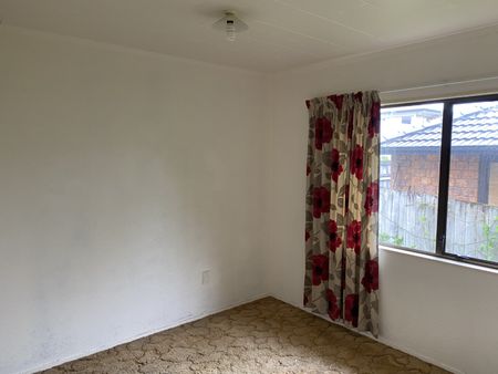 Great Location For This Family Home - Brookfield - Photo 3