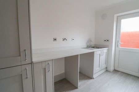 3 bedroom detached bungalow to rent - Photo 5