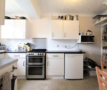 3 bedroom terraced house to rent - Photo 5