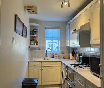 2 bedroom Flat To Let - Photo 6