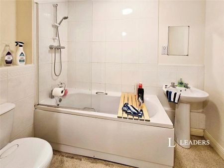 1 bedroom flat to rent - Photo 5