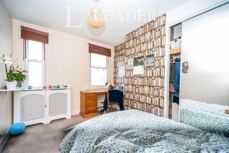 4 bedroom apartment to rent Alhambra Road, Southsea, PO4 - Photo 3