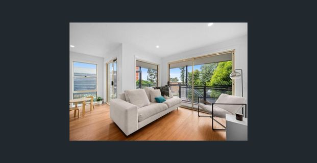 Furnished 4 bedroom 2 bathroom house with beach and ocean views - Photo 1